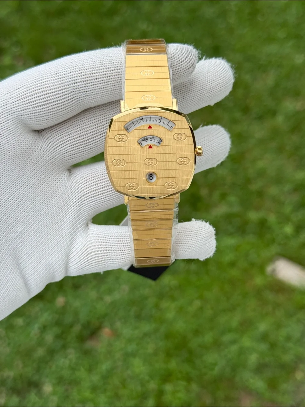 GUCCI Grip Quartz White Dial Yellow Gold-tone unisex Watch